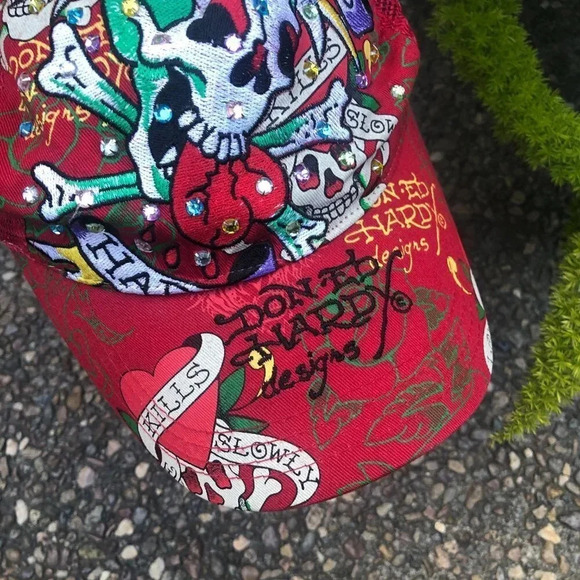 Don Ed Hardy by Christian Audigier Love Kills Jeweled Mesh Snapback Trucker Hat - Picture 3 of 8